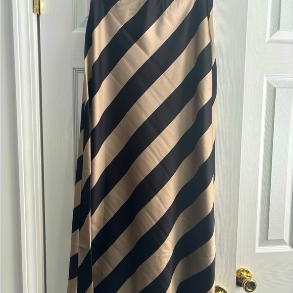 Chic Black and Tan Striped Maxi Skirt - Picture 2 of 4